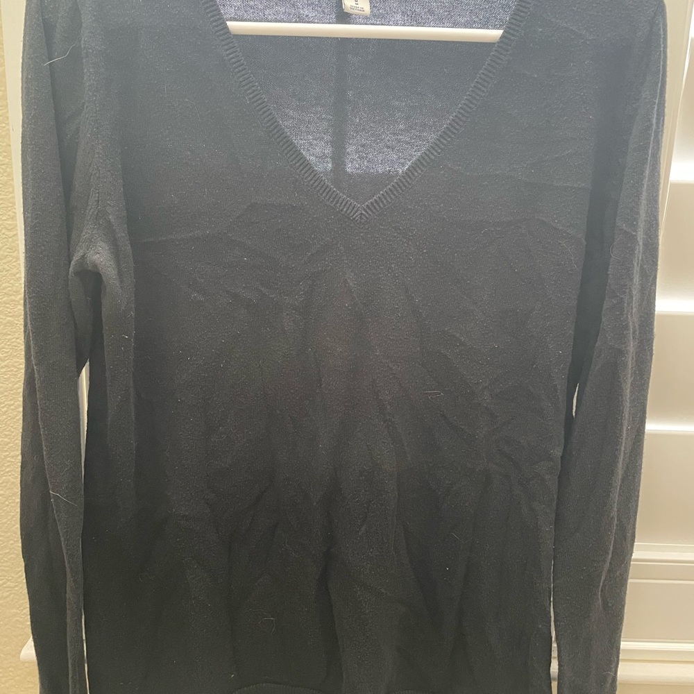Old Navy Women's Dark V-Neck Sweater